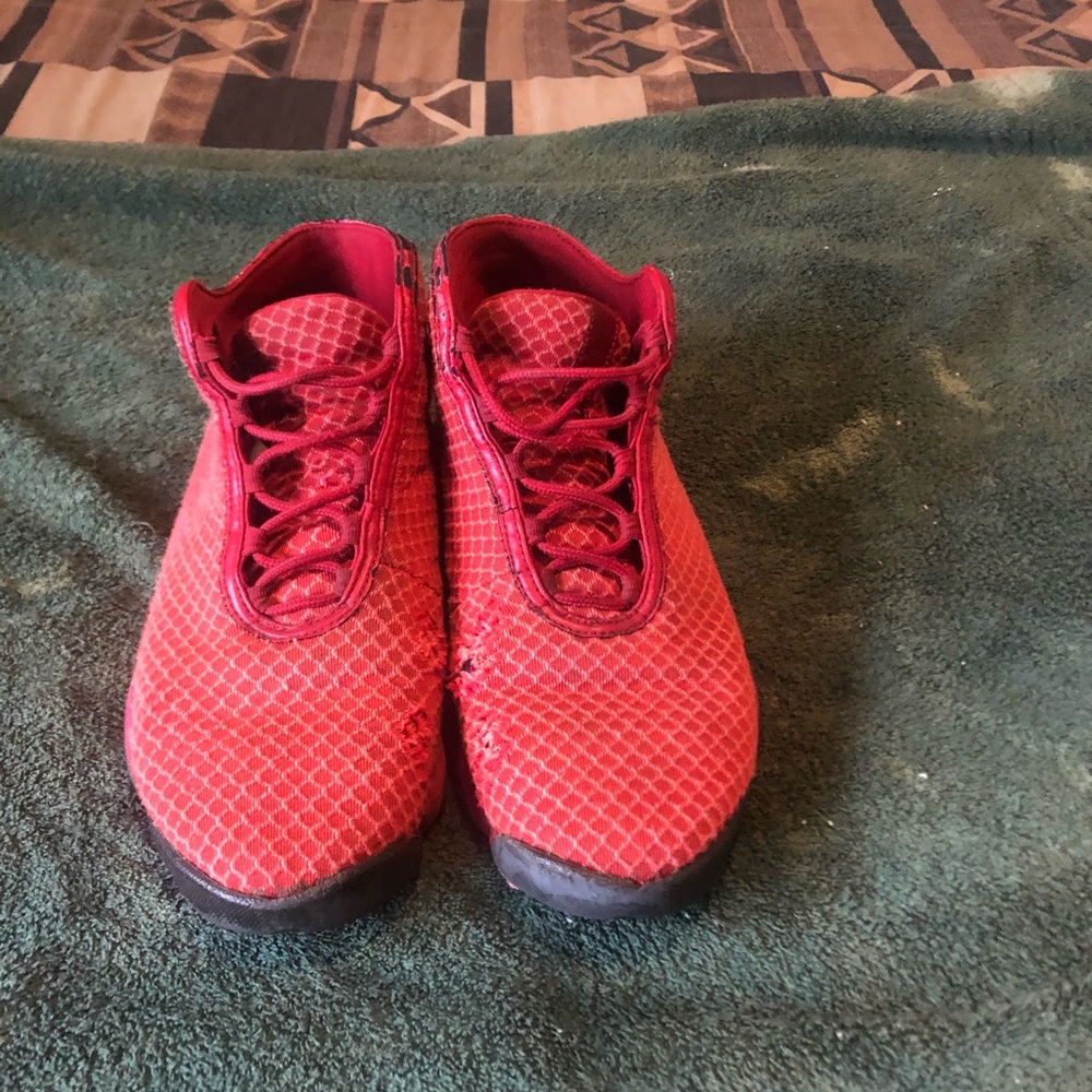 Jordan future red